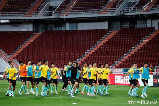 图源中国足球队官方微博
