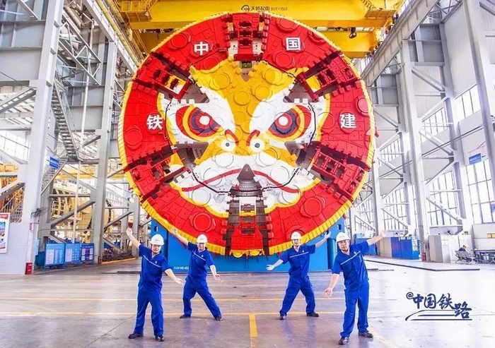 “深江1号”采用醒狮造型涂装 图片来源：中国铁路微信公号