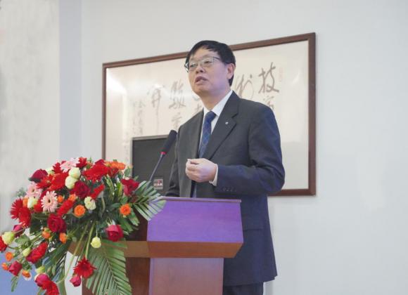 图为北京中西医结合学会副会长谢院生致辞