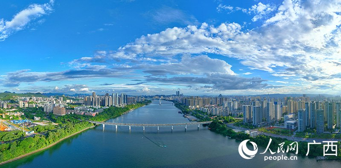 生态宜人的工业城市柳州。人民网 付华周摄