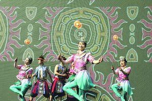 　　现场节目精彩纷呈。 观山湖区融媒体中心/供图