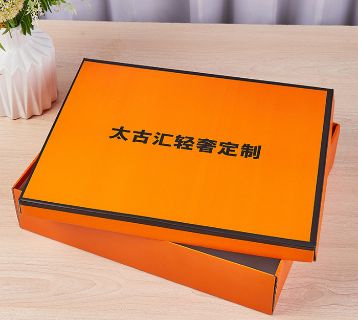 郑香香直播间用的包装盒丨图源：1688网站截图