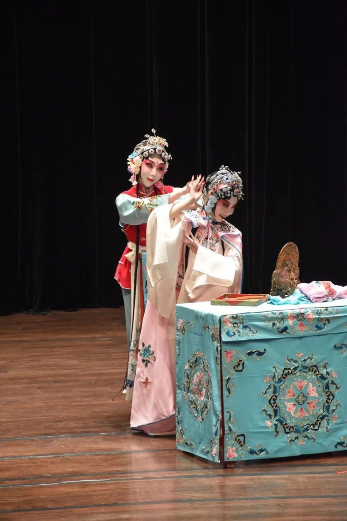 刘书含演绎《牡丹亭》