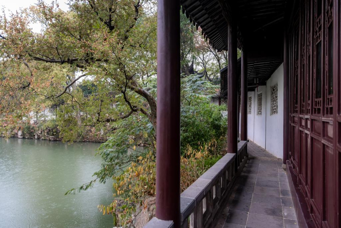 沧浪亭复廊景观。 新华社记者 毛俊 摄