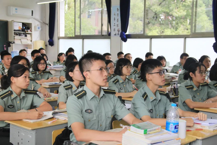 浏阳市第三中学国防教育班。（图源：浏阳三中微信公众号）