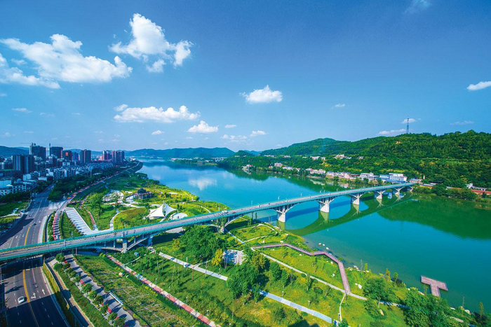     射洪市涪江湿地公园    （射洪市生态环境局供图）