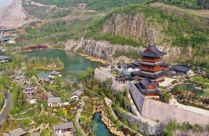 这是位于江苏省南京市江宁区的江苏园博园（2021年4月15日摄，无人机照片）。记者 季春鹏 摄