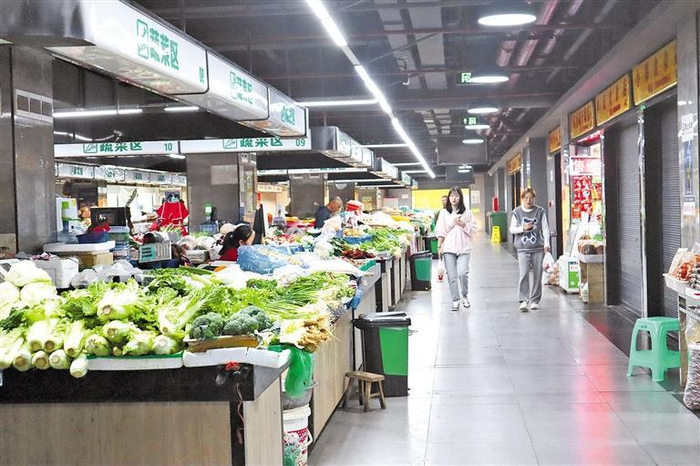     花溪中心农贸市场。  朱迪 摄