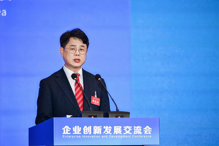 韩国K-BRAND理事长李昌柱在现场发言  