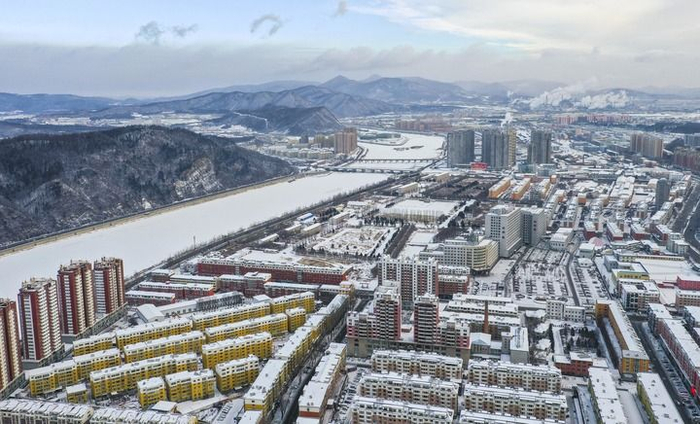 这是通化市城区（无人机照片）。新华社记者 许畅 摄