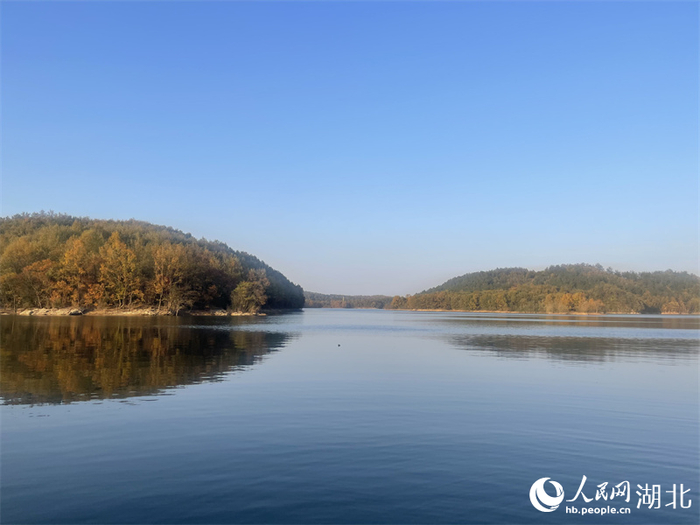 随州大洪山琵琶湖。人民网记者 周倩文摄