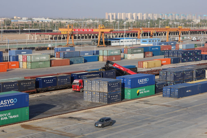 这是10月16日在兰州新区拍摄的中川北站物流园。新华每日电讯记者 马希平 摄