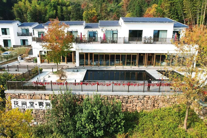 图片说明：陌上星空特色民宿一期“花间堂”航拍。中安在线记者赵艾凌摄