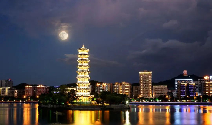 李宇强 摄