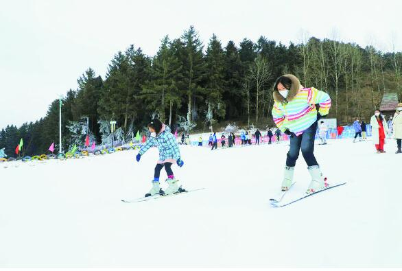 大通康乐山庄滑雪场   王晶 摄