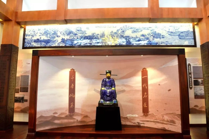 介绍余靖的展馆位于风采楼三楼。