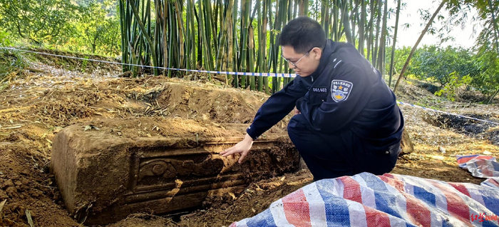 ▲民警在现场调查