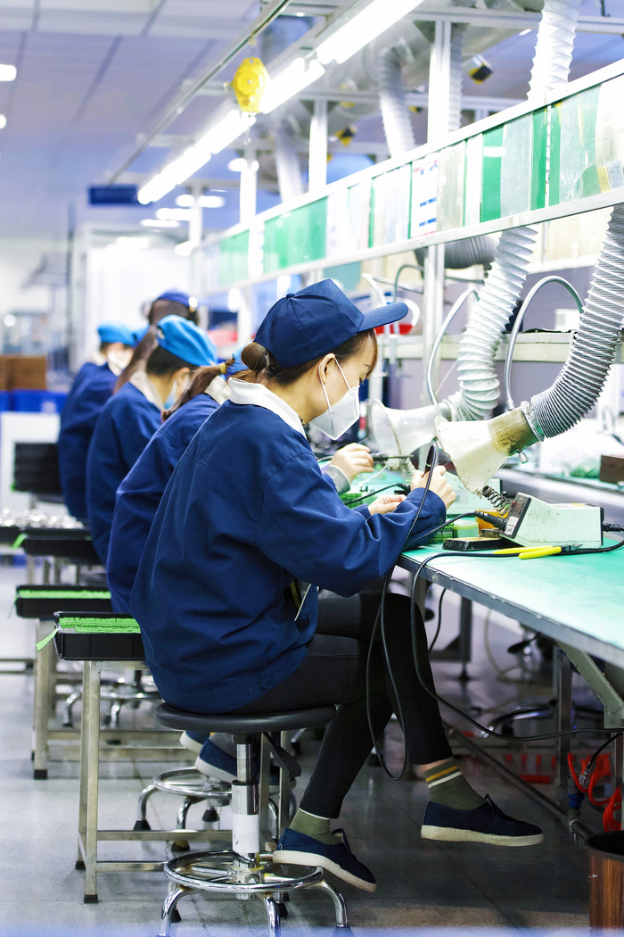 中光防雷生产车间