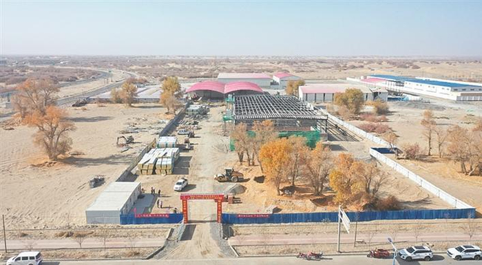     航拍二师三十八团农副产品仓储冷链物流中心建设项目现场（摄于11月10日）。贾保凤  摄