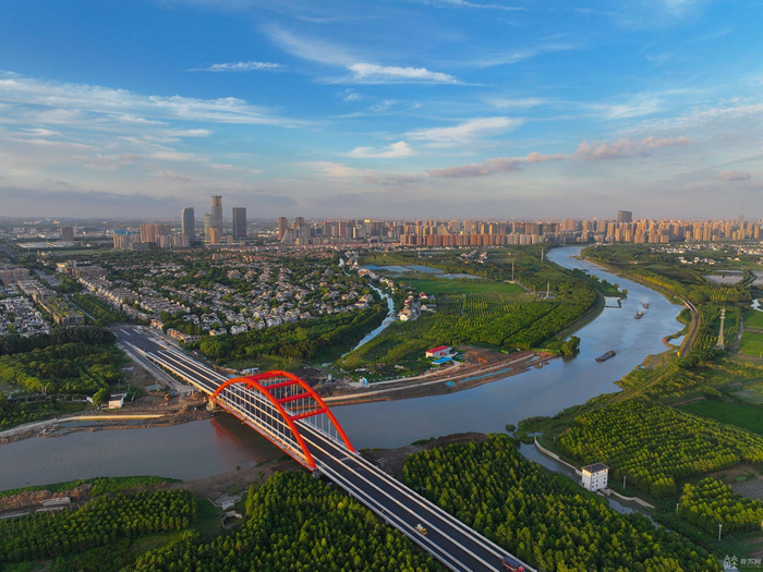 昆山与上海隔河相望