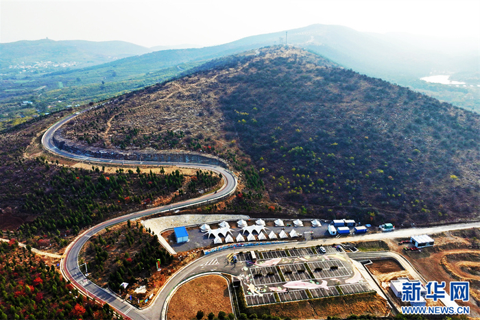 近日，航拍“皖北川藏线”（龙脊天路）。新华网发 （王士龙摄）