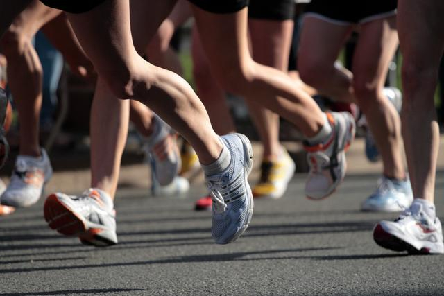 跑步人群的持续扩大带动了跑步装备市场。图/IC photo