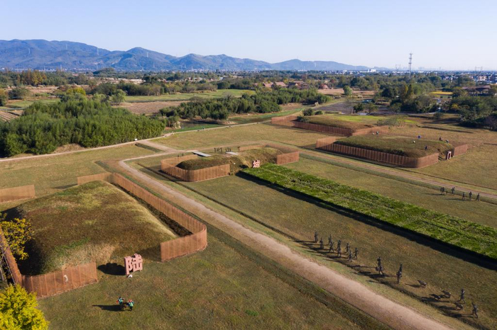 　　11月7日拍摄的良渚古城遗址公园中的陆城门遗址（无人机照片）。新华社记者　徐昱　摄
