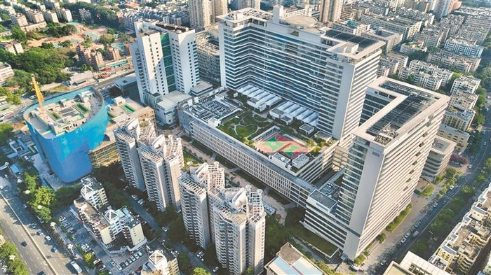     南山医院体检中心、医技楼、新住院大楼等设施的投入使用，让市民就医更加便利，助力南山实现高质量发展、高品质生活。