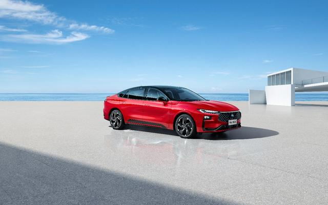 长安福特蒙迪欧混动 图/企业官网