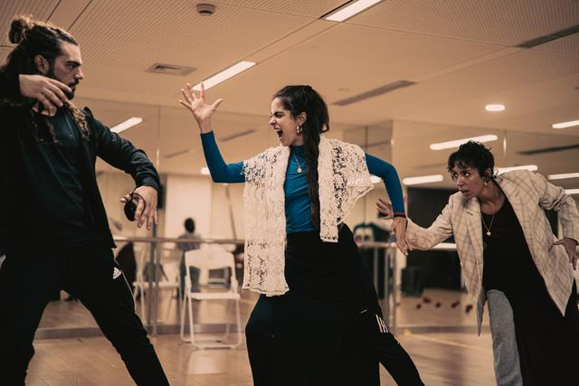 《血色婚礼中的沉默》排练中 龅雁洲 摄