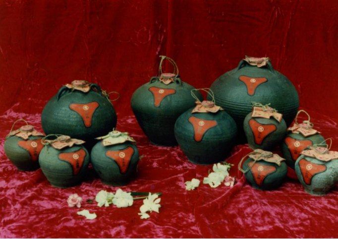 获得1915年巴拿马金奖的温永盛三百年老窖大曲酒