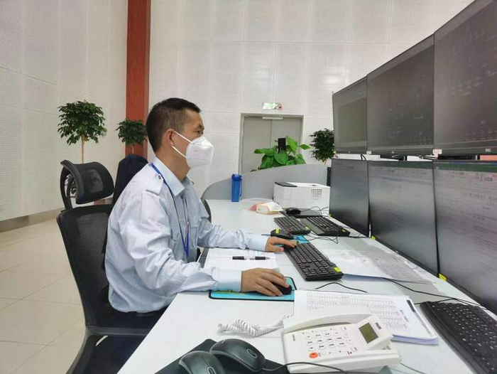 迟英华在中老铁路开展运输组织调度工作