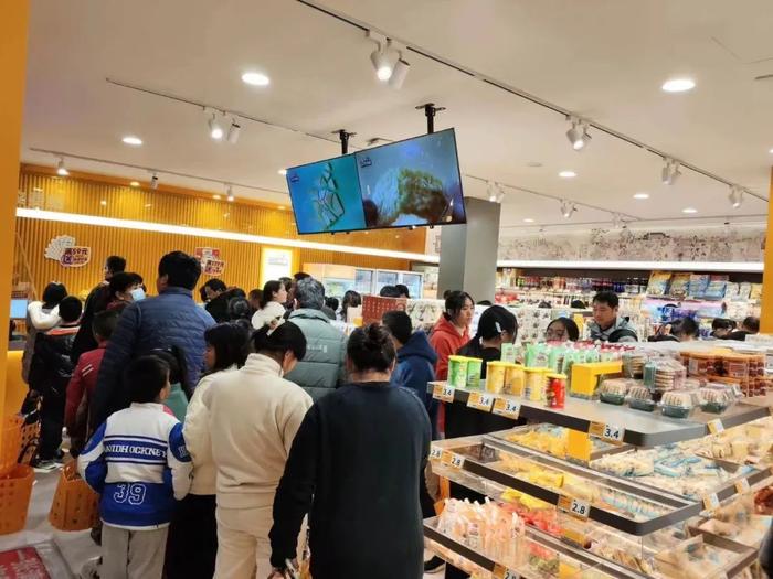 图 / 三只松鼠社区零食店突破150家，持续推进"高端性价比"战略