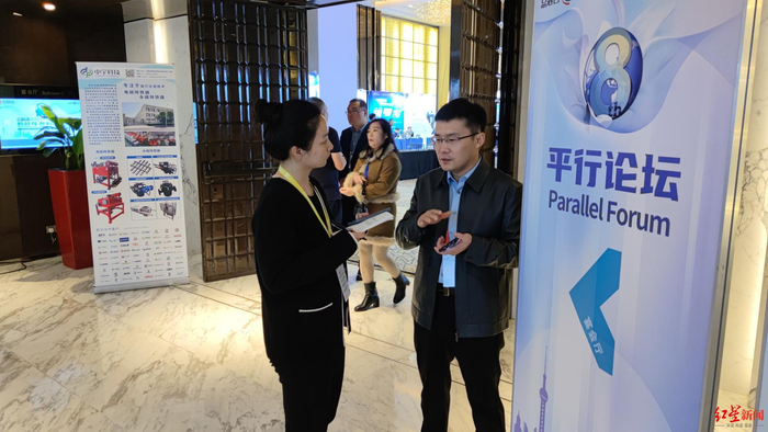 ▲张青松接受红星新闻记者采访