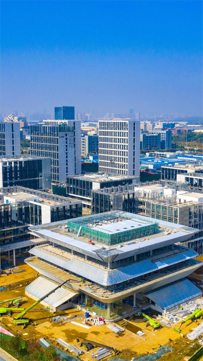 11月14日，位于光谷的金山武汉总部项目建设现场。（湖北日报全媒记者 魏铼 摄）