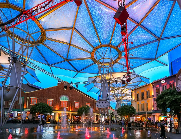 艺术灯光设计结合科技透明膜结构，打造城市夜游地标性「城市光廊」