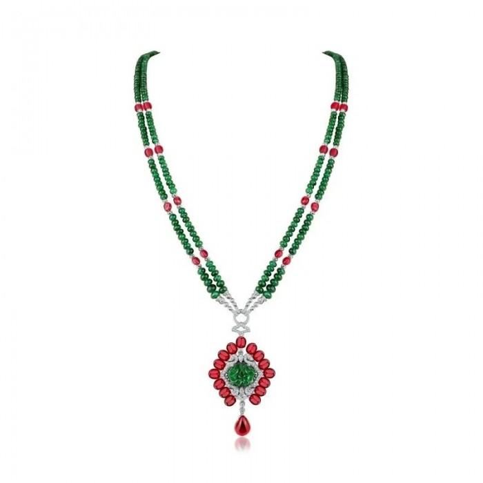 宝姬珠宝品牌创始人、主设计师陆颖设计创作的“自然奇境”系列之祖母绿套链