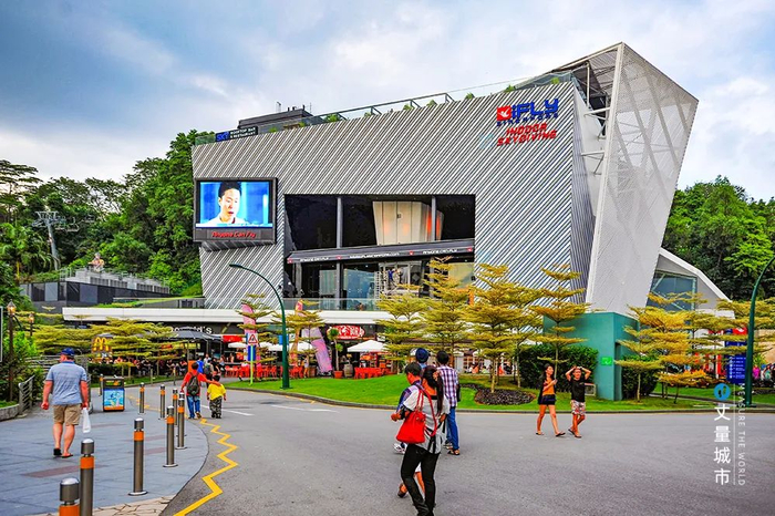  iFly新加坡，拥有世界首创的最大室内跳伞风洞之一