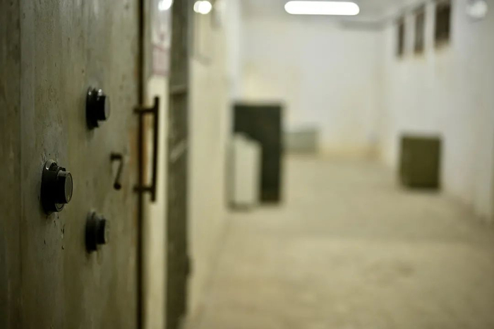 ▲地下金库保险门固若金汤