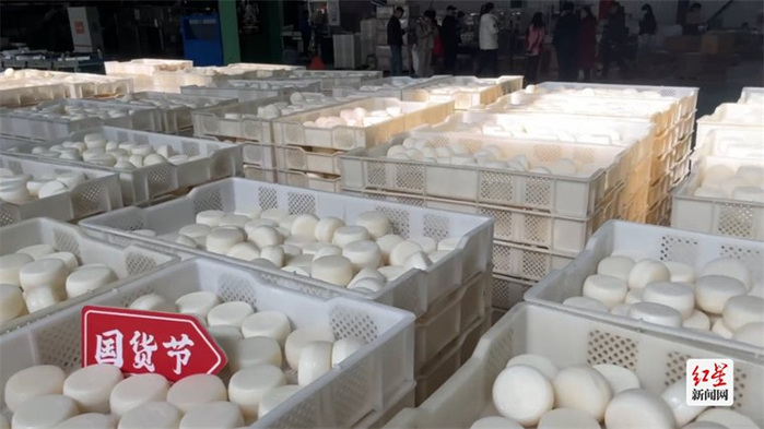 爆红之后，红卫羊脂皂单日产能由4吨增至40吨。 （沈晓凯 摄）