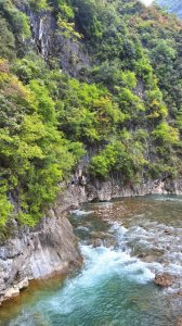 子午道支线白勉峡铧炉古栈道遗址。刘彦君 摄