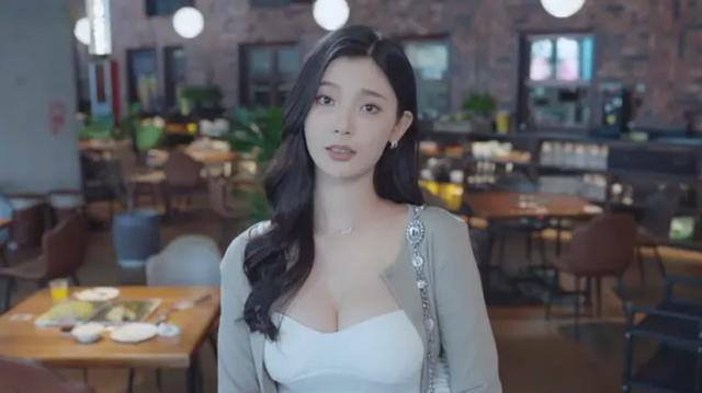 《完蛋！我被美女包围了》游戏截图，图为角色浩浩妈。