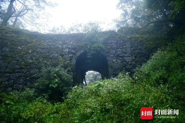 米仓山上的米仓古道遗存——巴峪关。曾业 摄