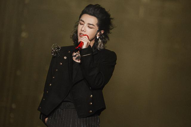 “2023华晨宇火星演唱会”巡演在上周末正式收官。  图片来自演唱会官微