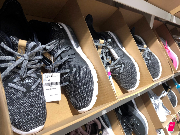 图 / 唯品会的核心品类仍是服饰穿戴