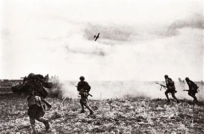 库尔斯克会战中的苏军空地协同作战。