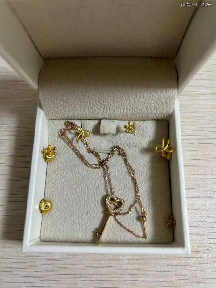 图/张弛购买的部分金饰品