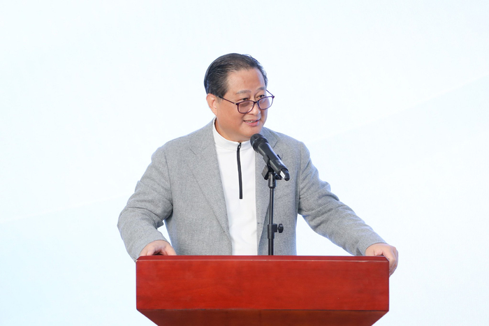 图为复旦大学附属华山医院运动医学科学科带头人、上海市人民政府参事陈世益发言