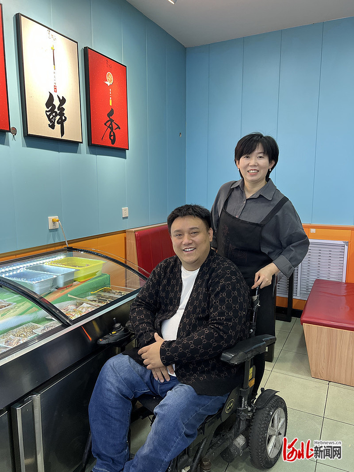 韩立营和妻子崔红敏。（韩立营供图）