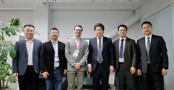 爱博联合创始团队及管理层与Vitor教授合影